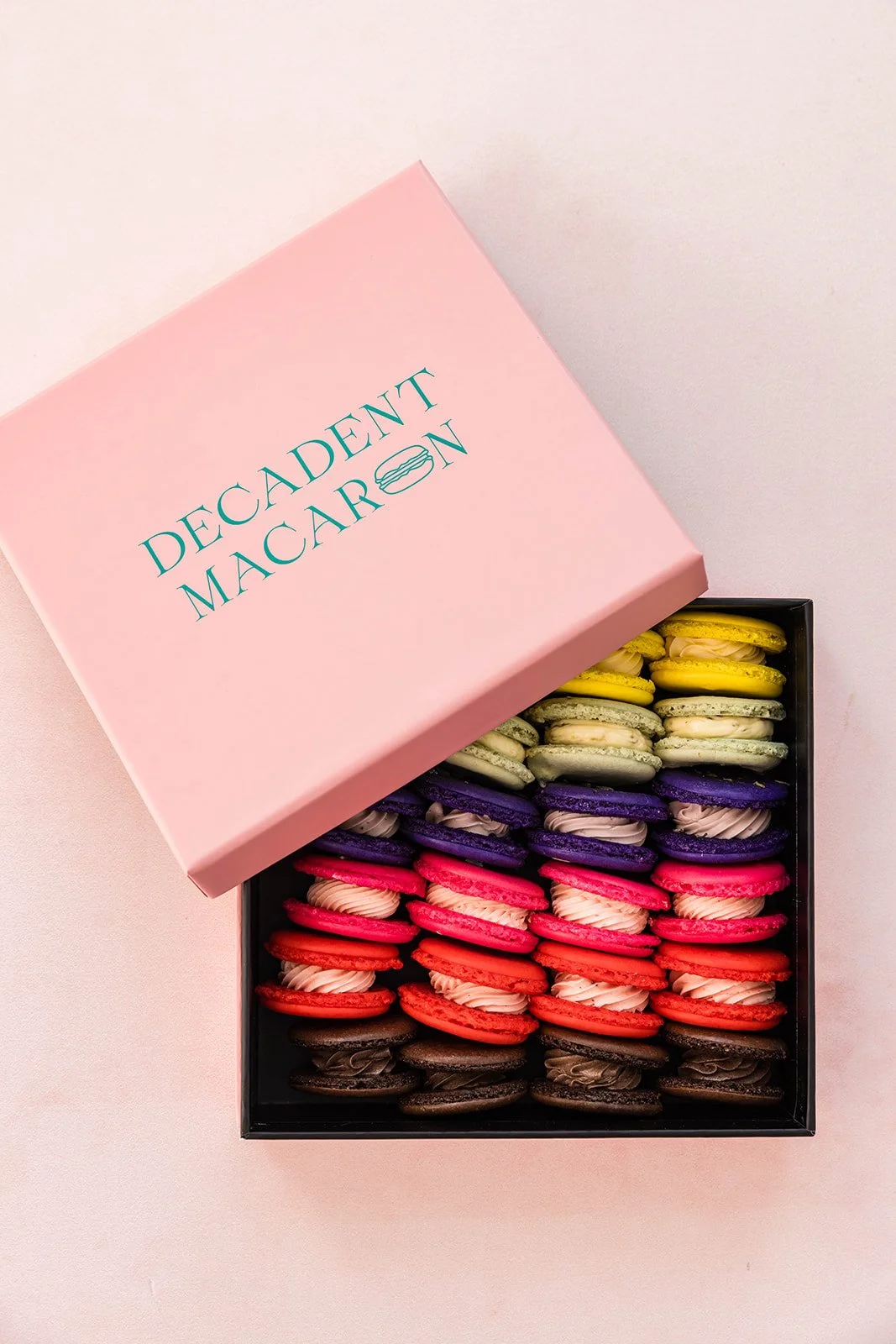 2424 マカロン French Macarons Box of 24 — Decadent Macaron